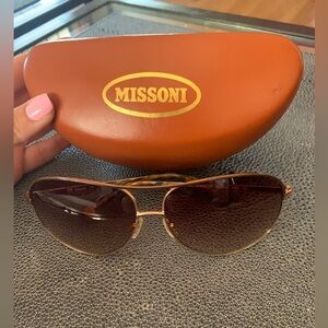Womens Missoni aviation glasses with brown ombré tint and original case.